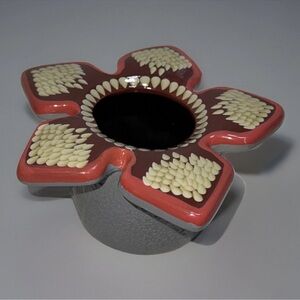 Stranger Things Demogorgon Pen and Plant Pot 6x3”